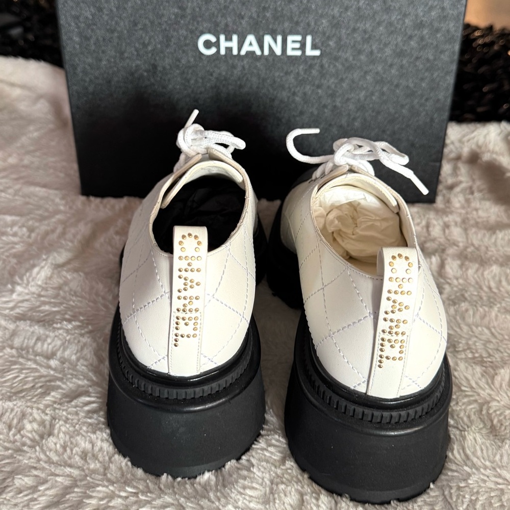 Chanel Lace Up Black and White Leather Oxford Shoes - Picture 8 of 13